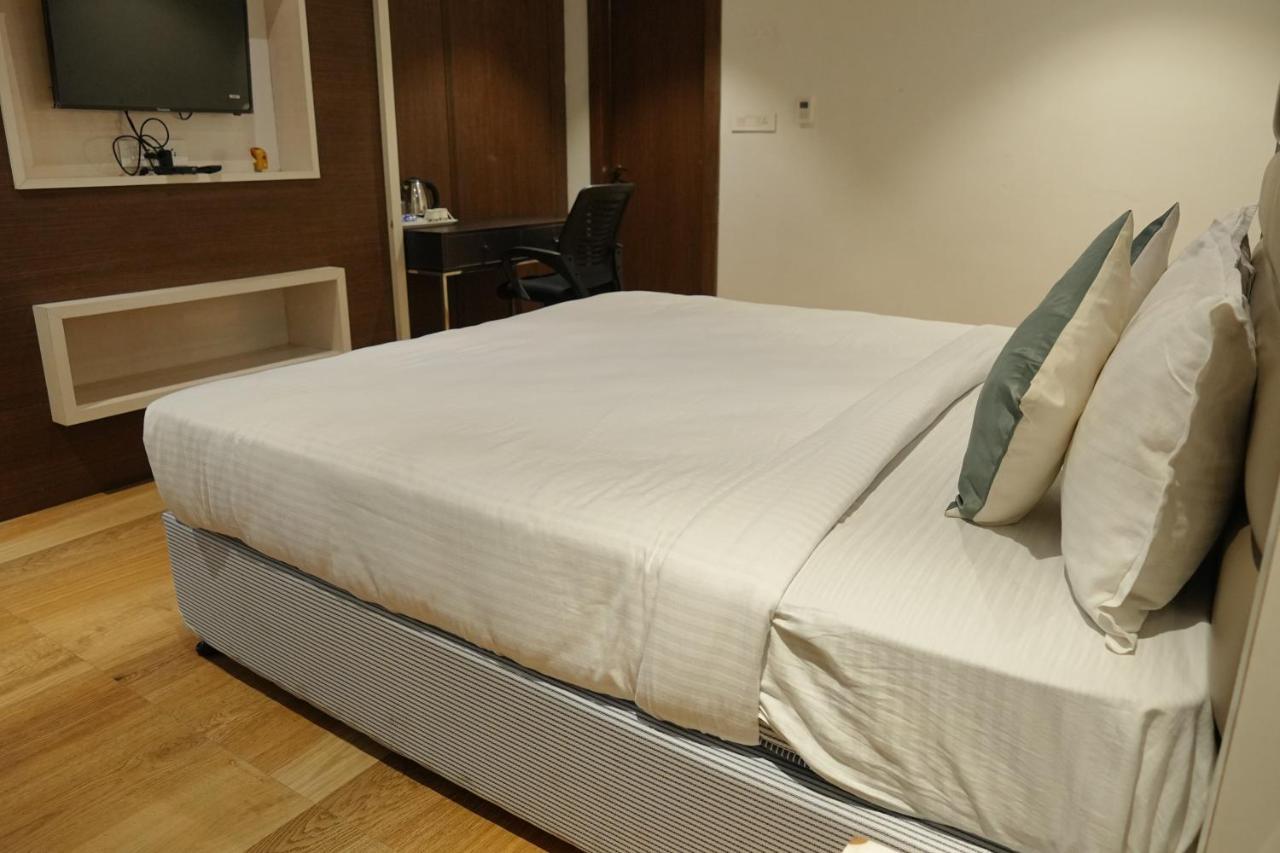 Hotel Konark Khammam Buitenkant foto