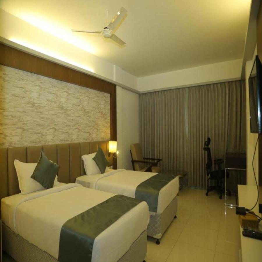 Hotel Konark Khammam Buitenkant foto